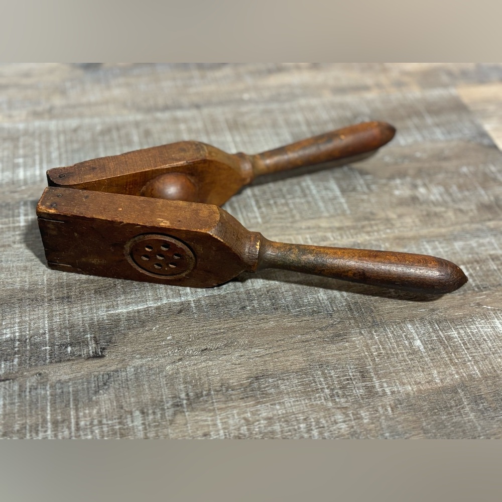 Wooden Garlic/Lemon Press